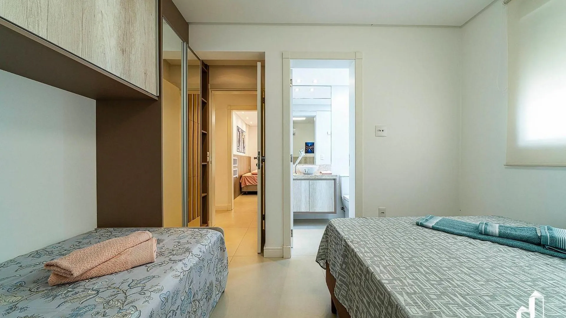 Apartamento Com 02 Dormitorios Bombinhas Brazil