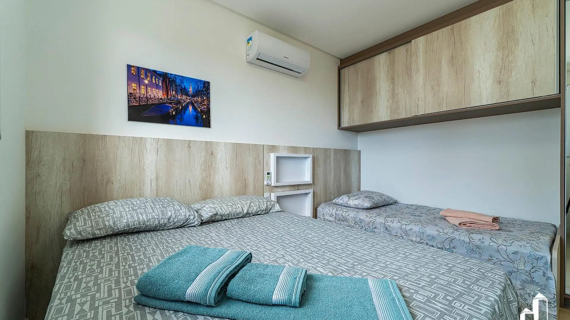 Apartamento Com 02 Dormitorios Bombinhas Brazil