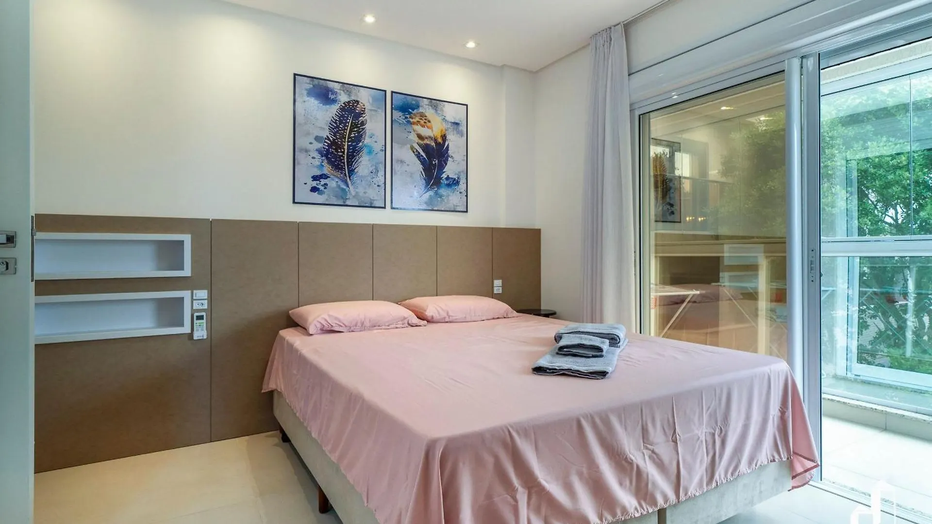 Apartamento Com 02 Dormitorios Bombinhas
